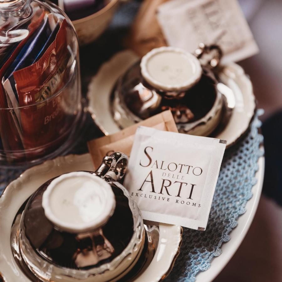 Salotto Delle Arti Hotel Модена Екстериор снимка