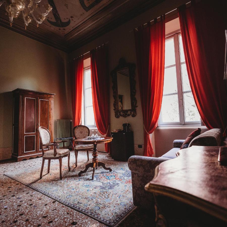 Salotto Delle Arti Hotel Модена Екстериор снимка