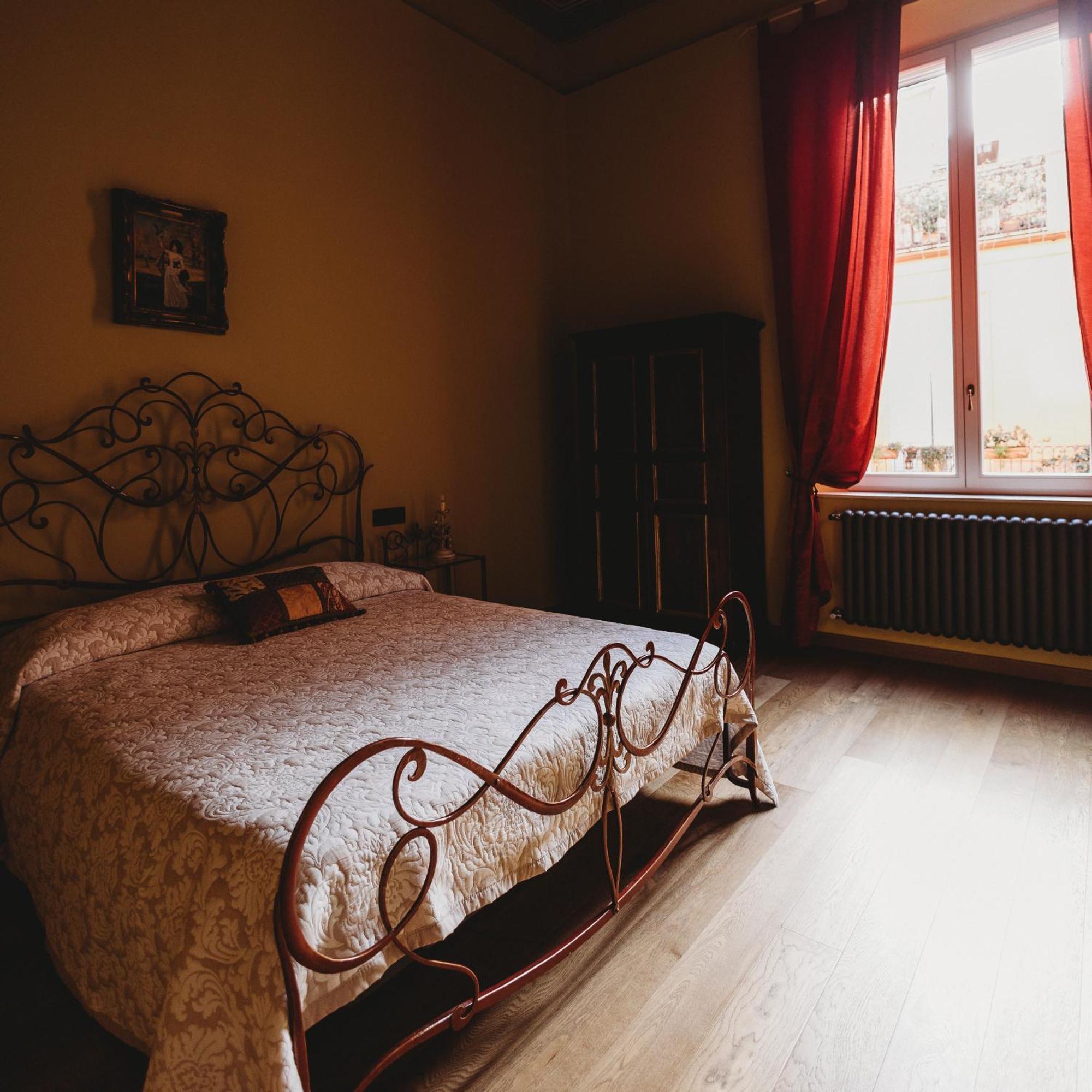 Salotto Delle Arti Hotel Модена Екстериор снимка