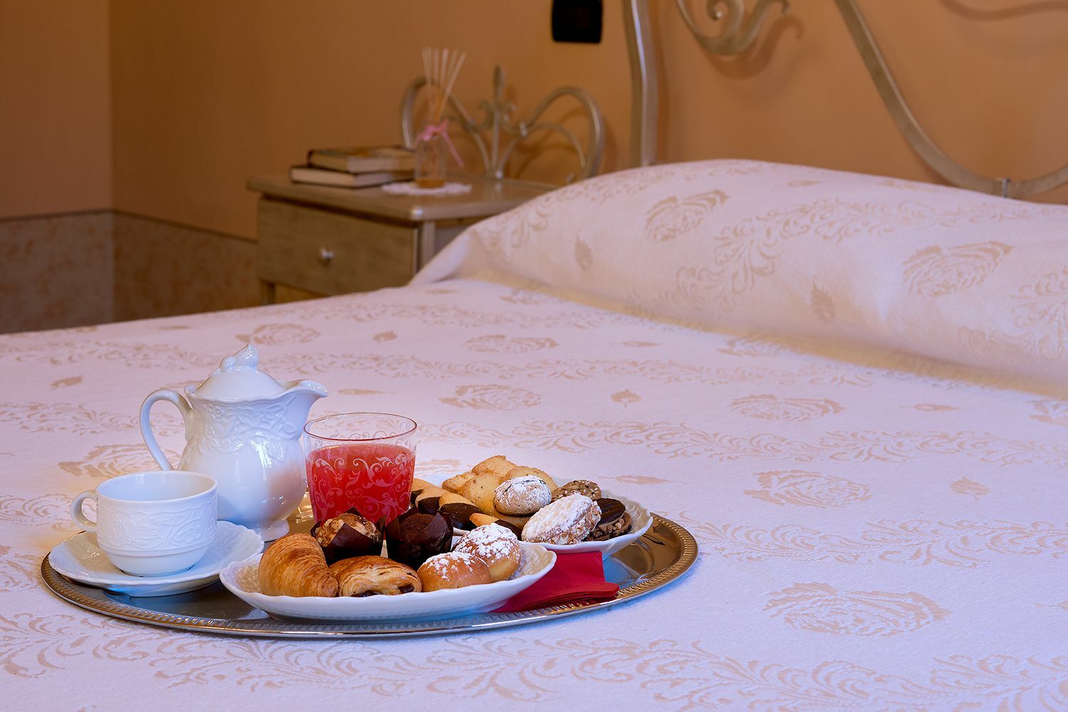 Salotto Delle Arti Hotel Модена Екстериор снимка